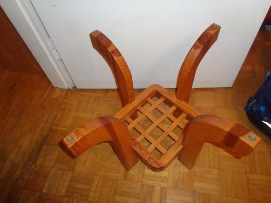 Stolik - stelaż sosnowy