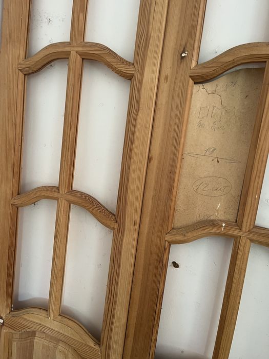 Продам двері соснові з двох частин, нові