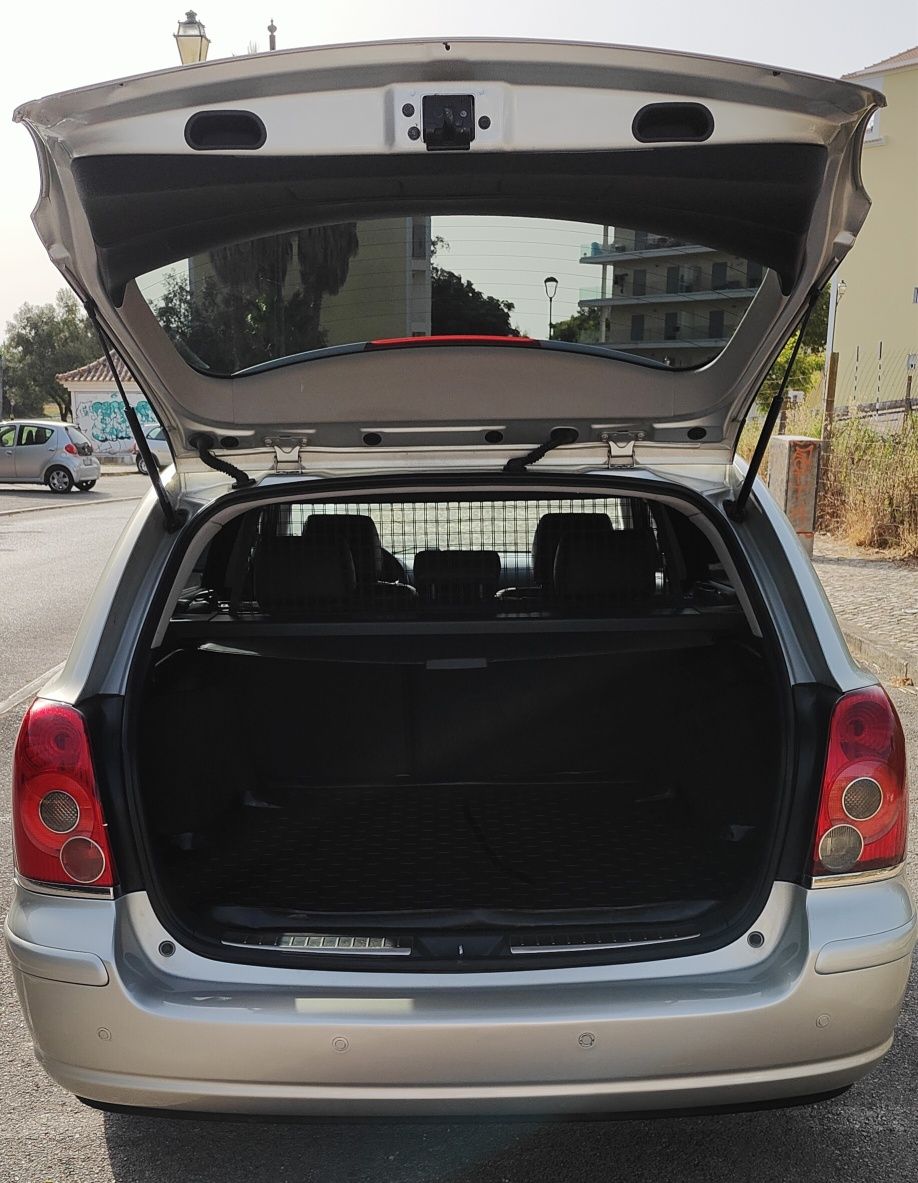 Toyota Avensis 2.2 D-CAT SOL