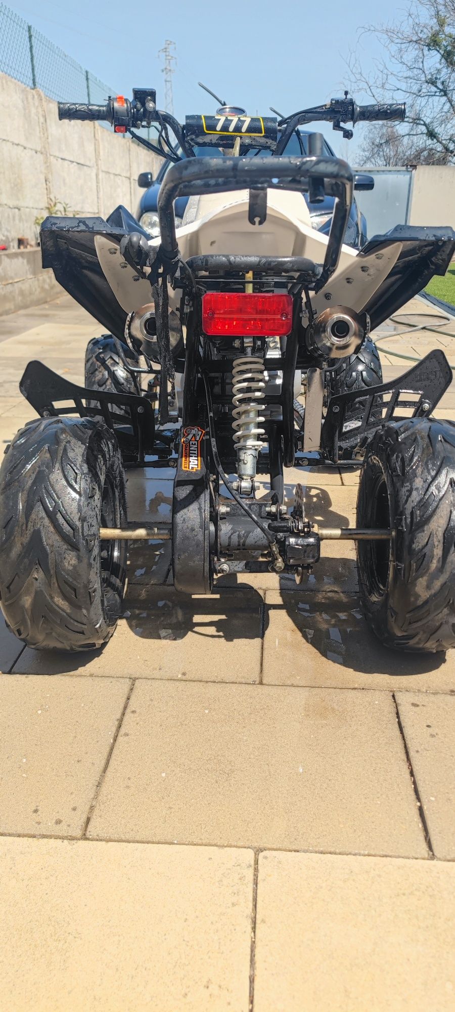 Moto 4 4T automática 110cc