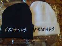 Продам шапки Friends