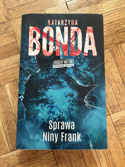 Ksiązki cena 10 zł za sztukę. Kupując cały zestaw 8 zł za szt.u