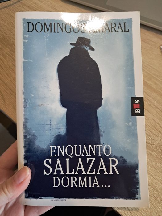 Livro "Enquanto Salazar Dormia"