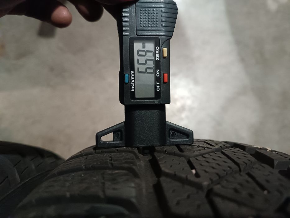 205/60R16 opony zimowe , Pirelli Sottozero MO rant ochronny