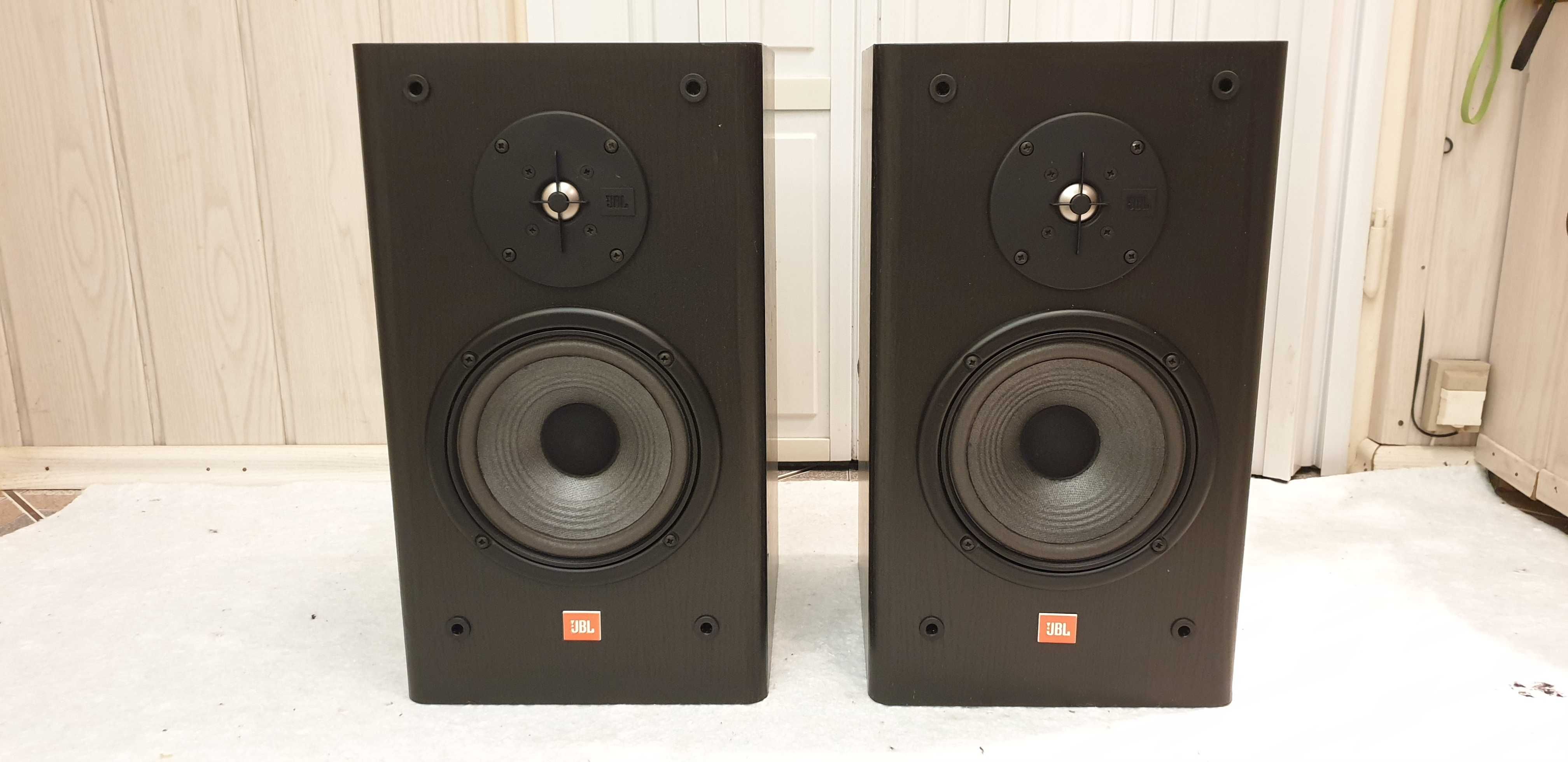 JBL LX300 MKII,  przetworniki stereo niwe zawieszenie