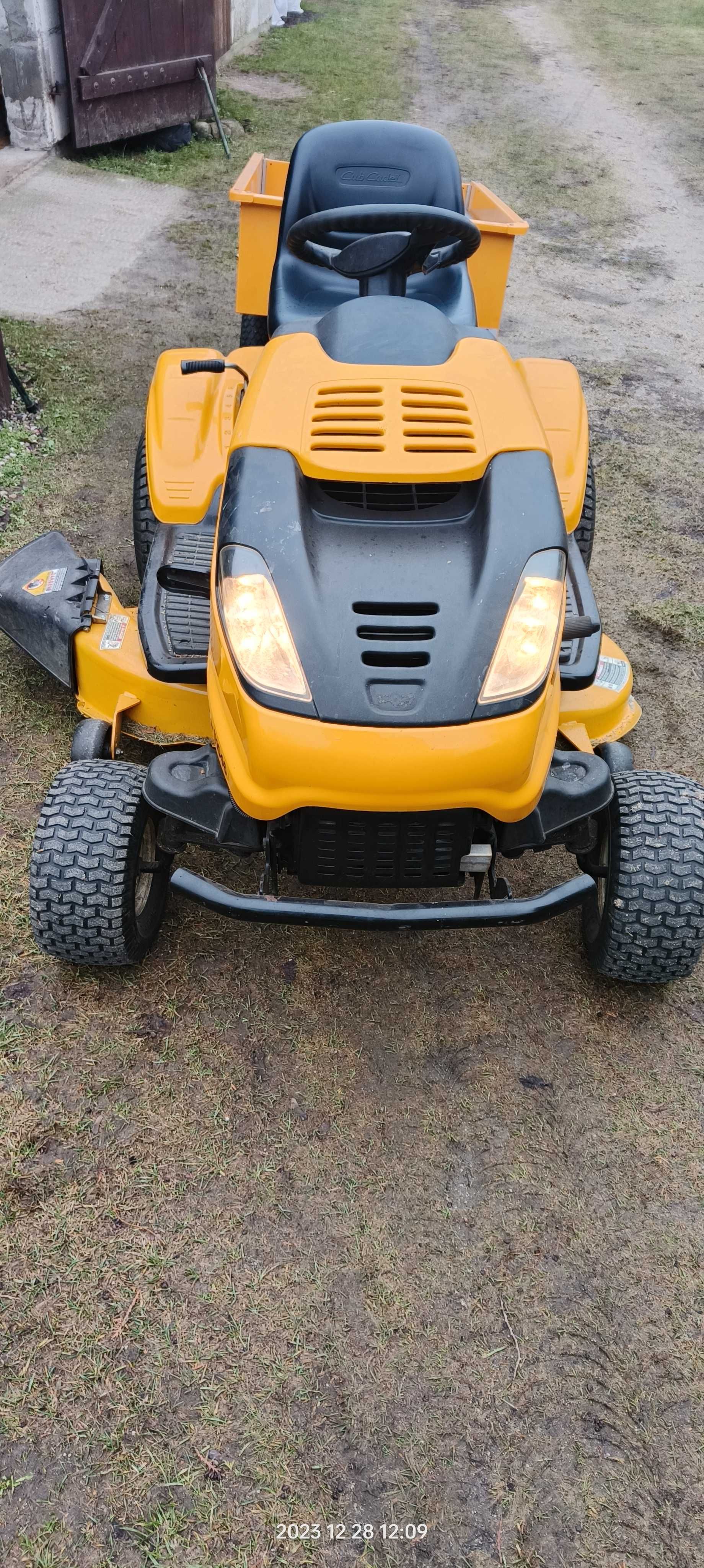 Kosiarka traktorek CubCadet i1046 + przyczepka