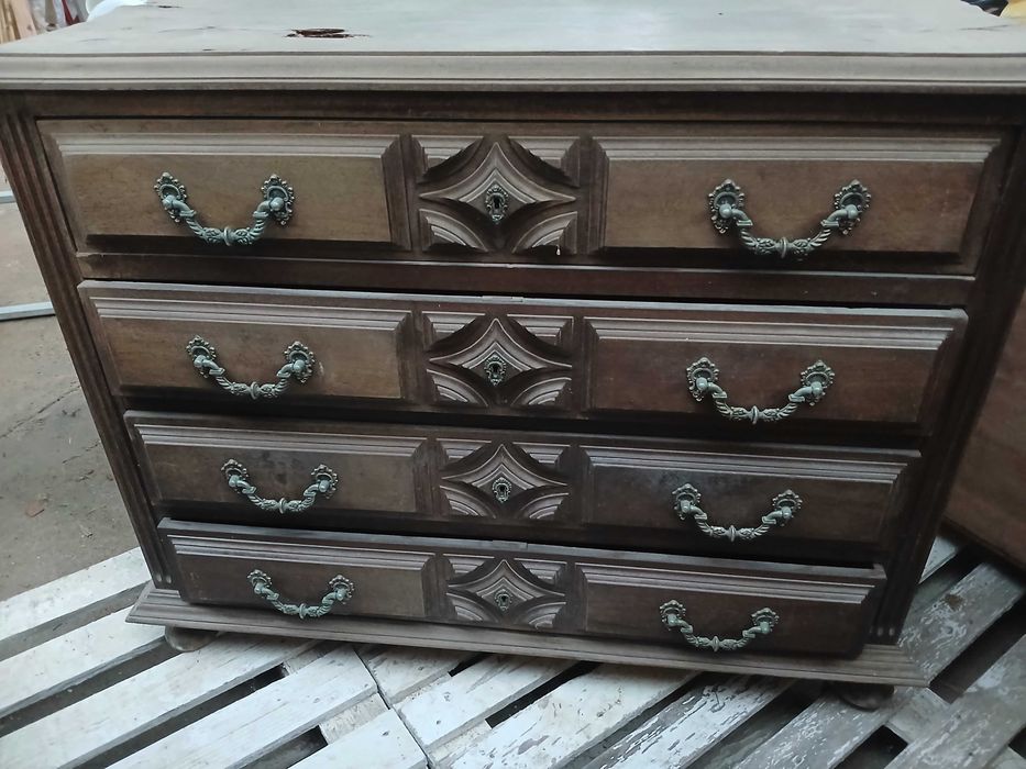 Cómoda antiga para restauro