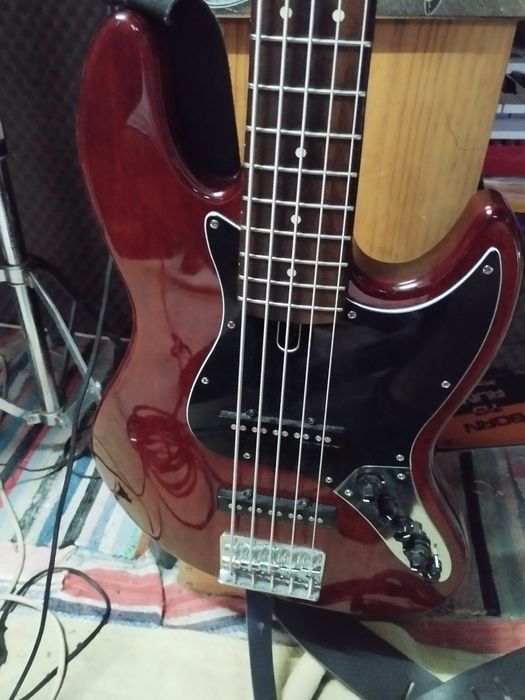 Vendo baixo Marcus miller v3 5cordas
