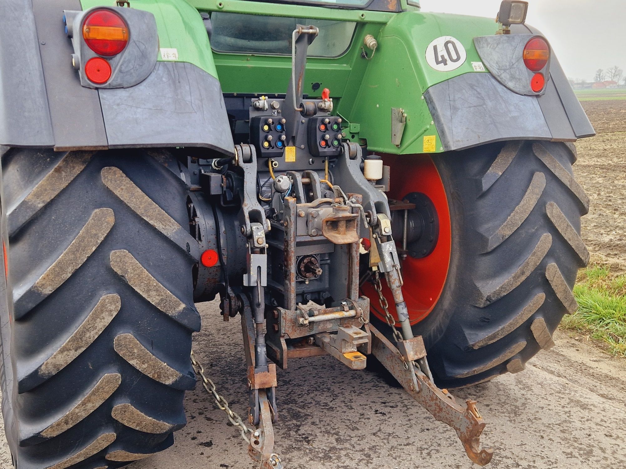 Ciągnik Fendt 818 vario tms