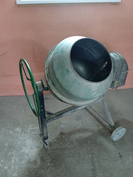 Бетонозмішувач  вектор брс 130л.