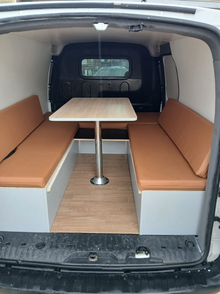 Alugo campervan (Kangoo maxi)