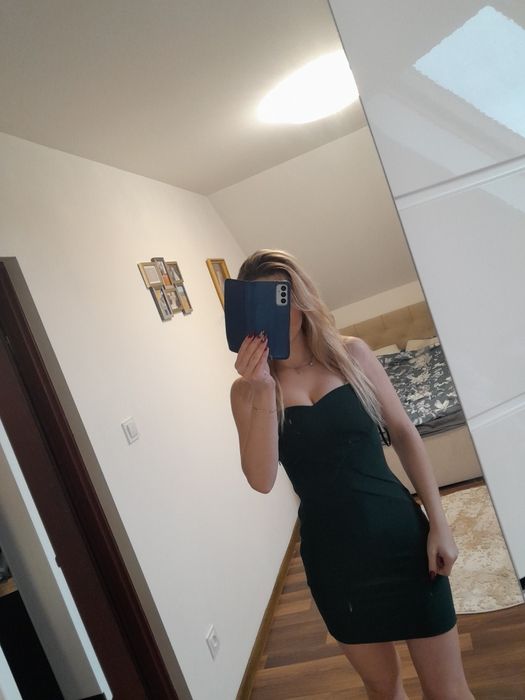 Sukienka na ramiączkach mini dekolt nowa xs s