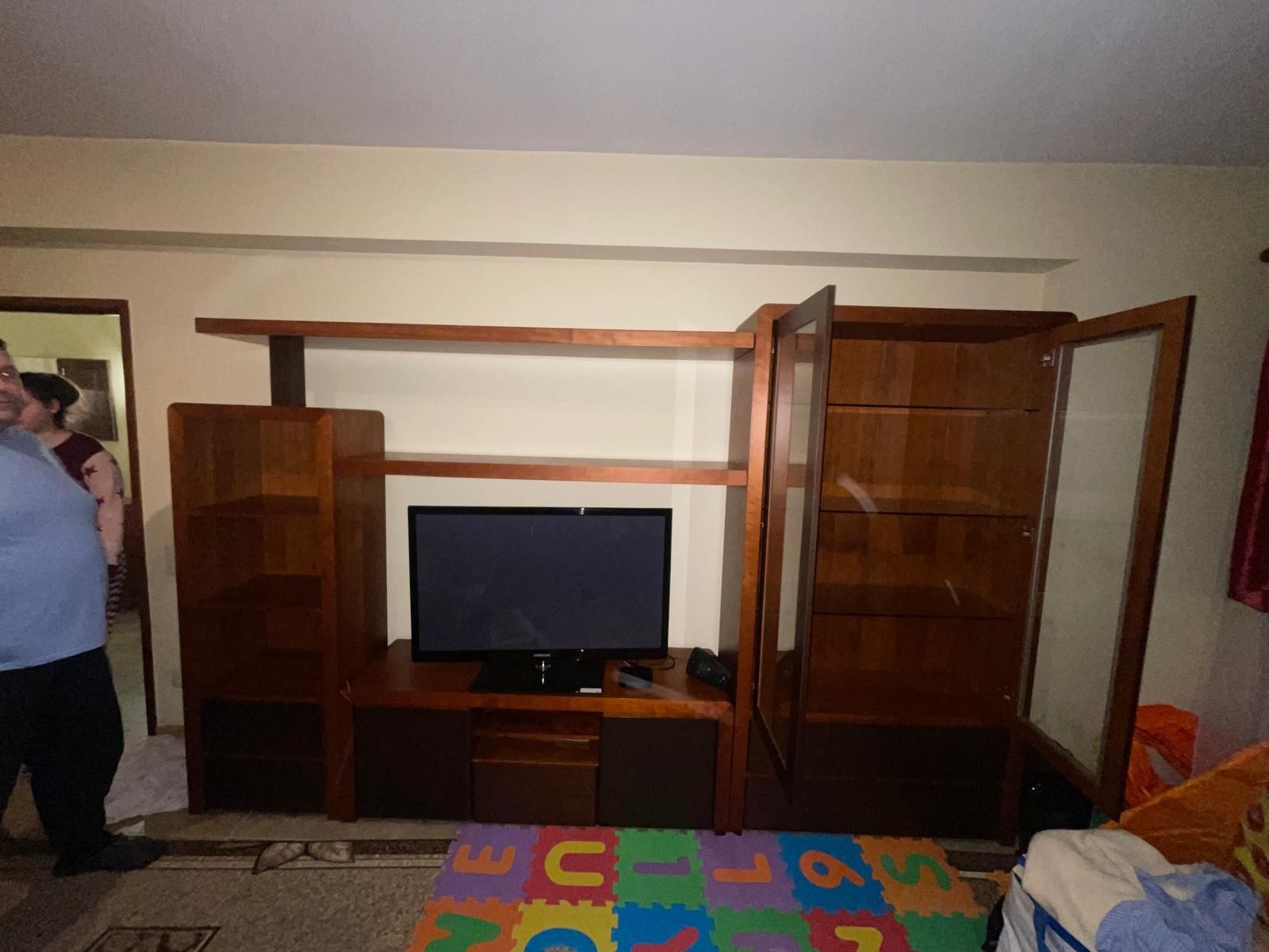 Estante de sala.