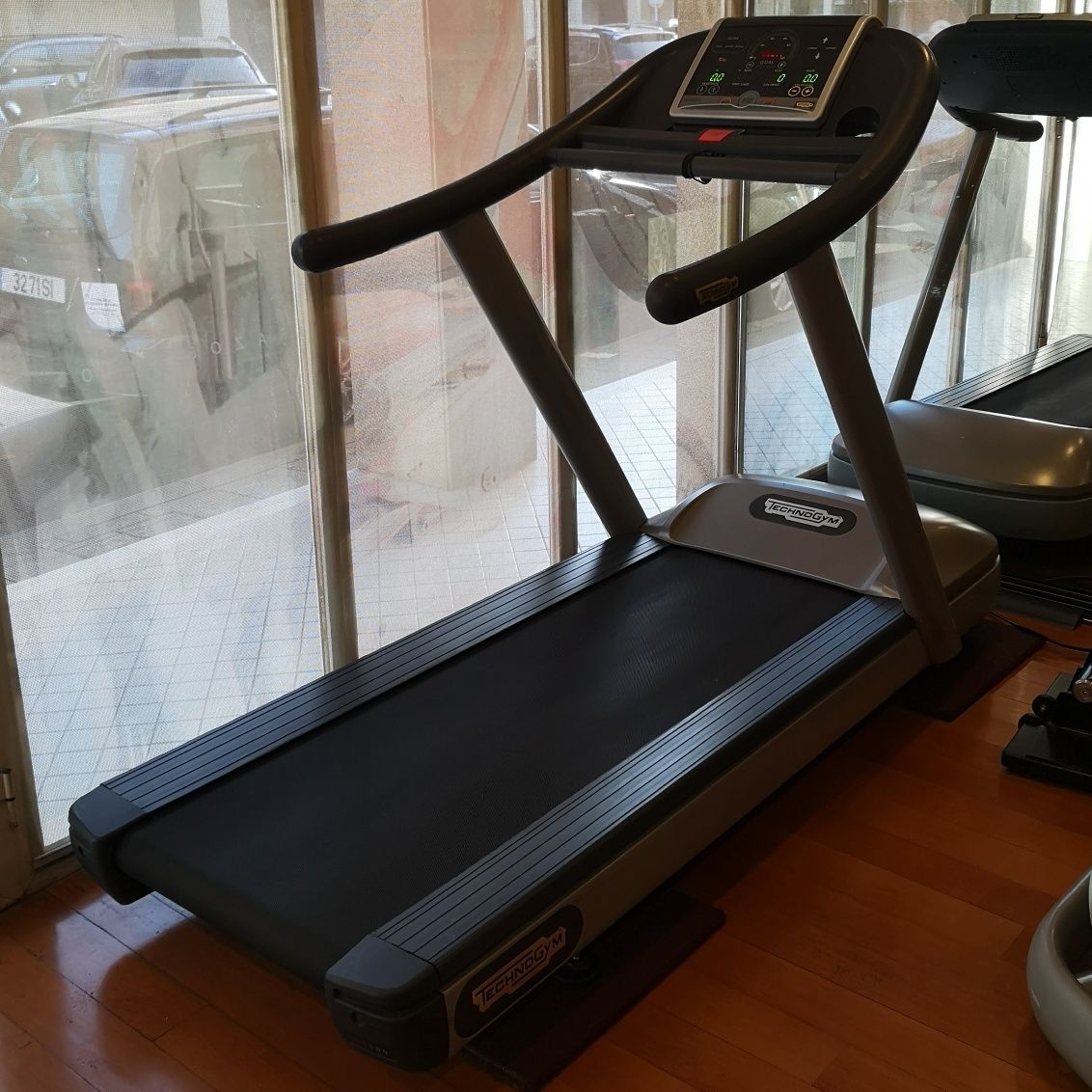 Tapete Passadeira Esteira Technogym JOG500