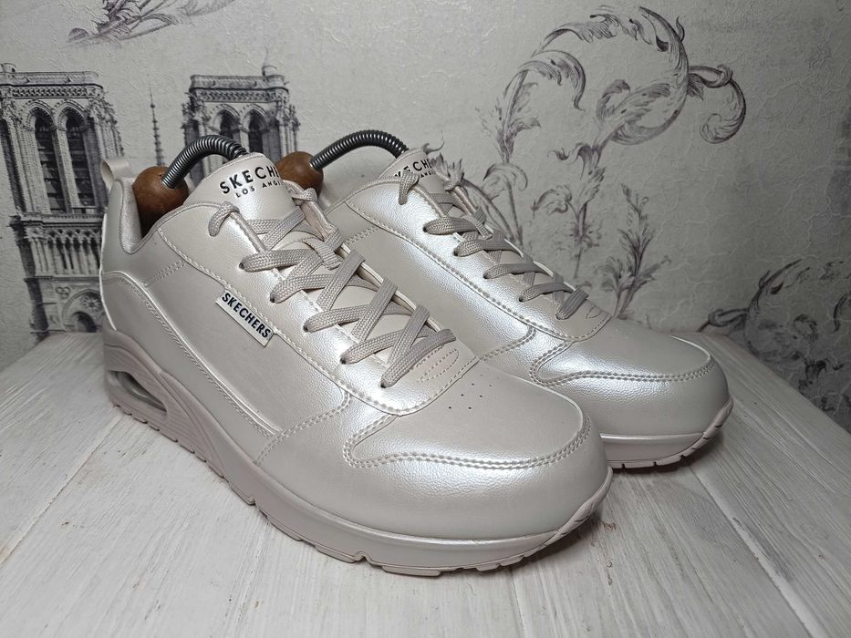 - Skechers Uno Stand On Air