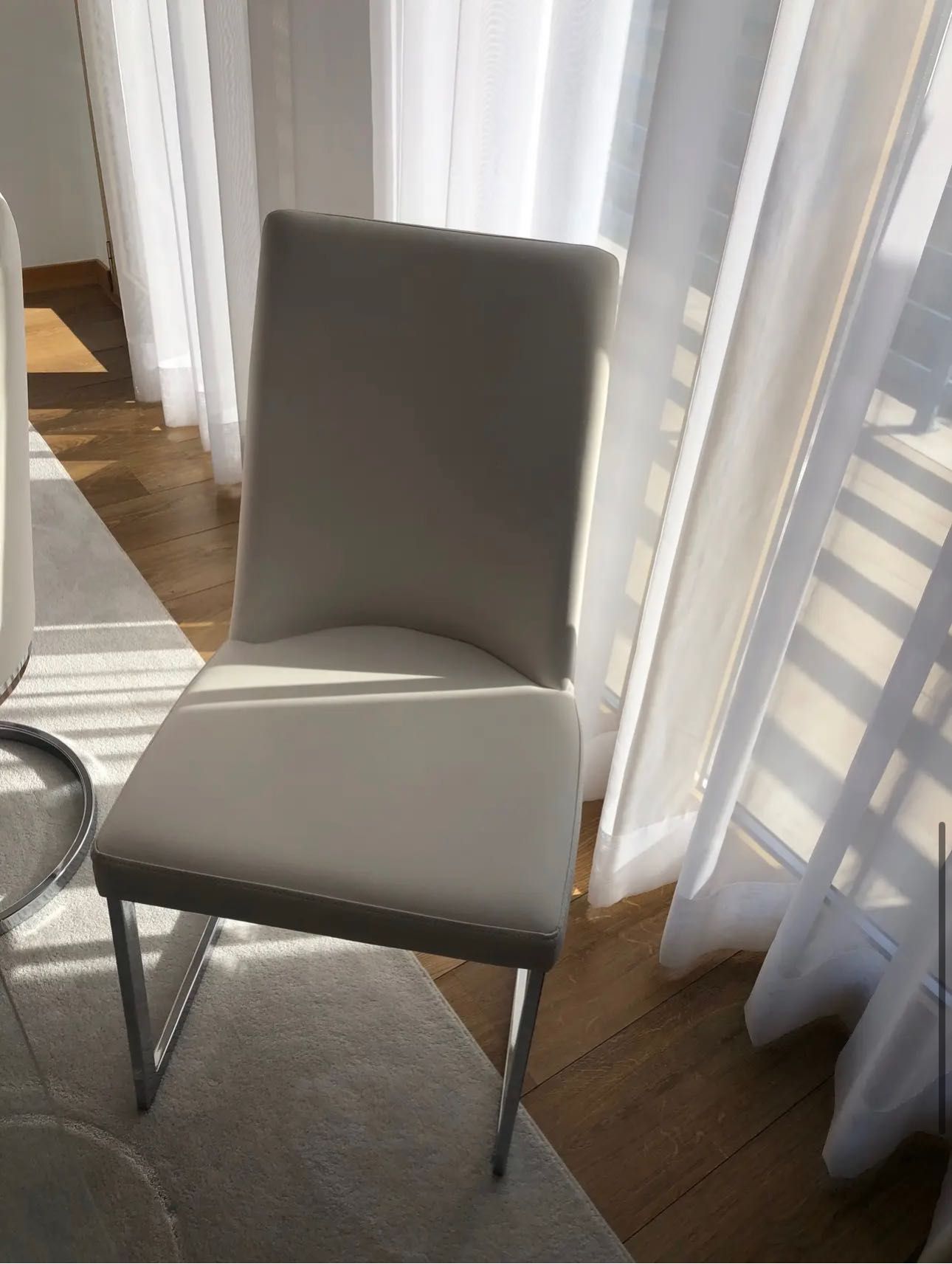 4 Cadeiras novas brancas