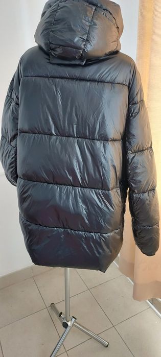 Абсолютно нова пухова куртка з капюшоном (розмір XXL)