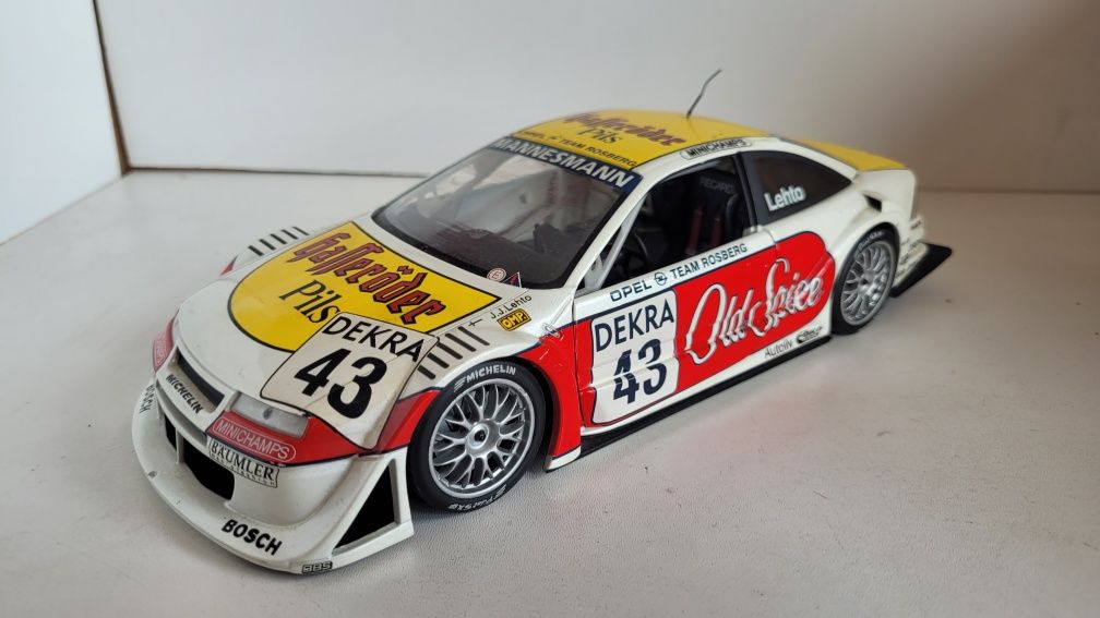 Model ut models opel calibra  v6 ltc 1996 skala 1/18 Volkswagen Golf 3