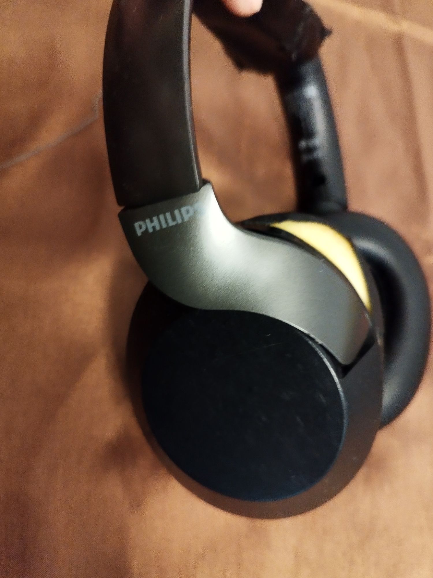 Słuchawki Philips uszkodzone
