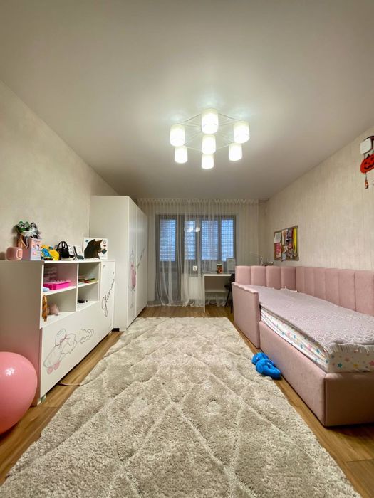 Продам 5 ком. с АО 5 мкрн.