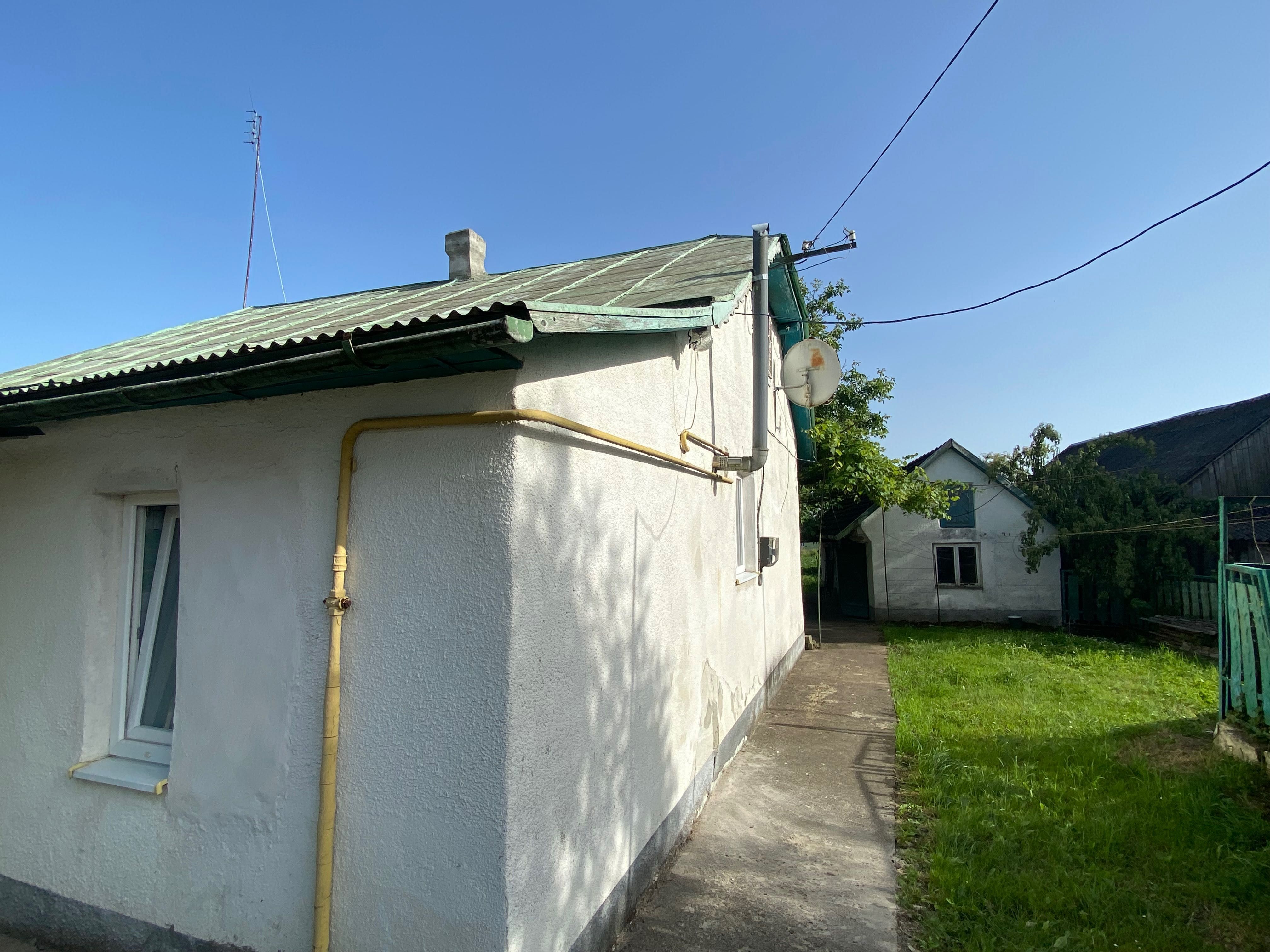 Будинок з ділянкою