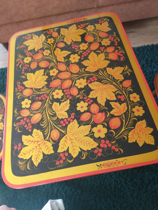 Stolik i dwa stołki - unikatowe - Khokhloma Chochłoma