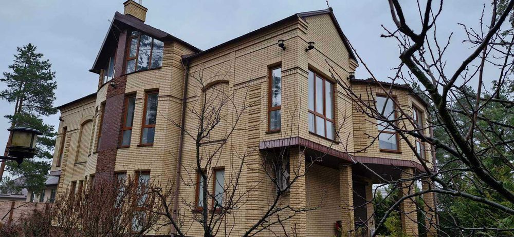 Продаж чудового будинку поруч з сосновим лісом с.Гореничі