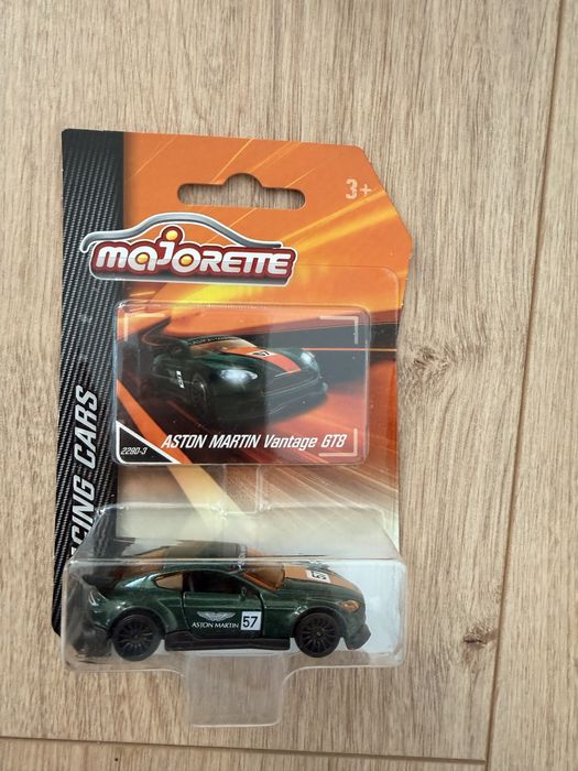 Aston martin rysorak majorette nowy