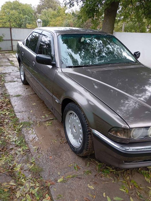 Продам БМВ.   3.0 газ-бенз w8