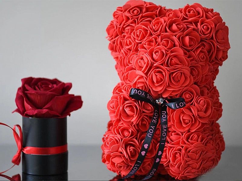 Miś z płatków róż Pomysł na prezent Miś w pudełku