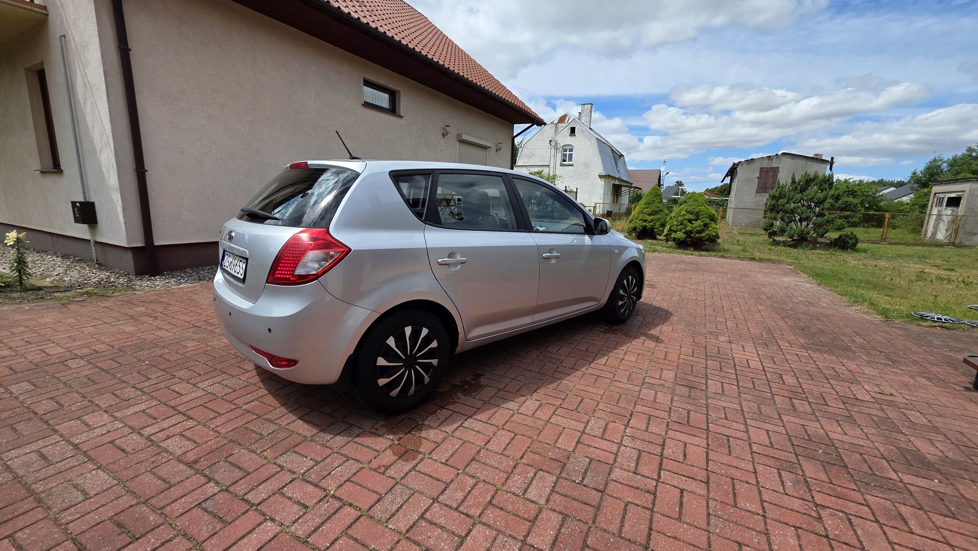 Kia ceed 1.6 2010