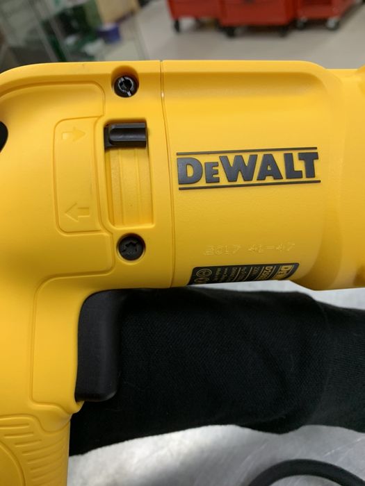 Martelo Combinado 710W Dewalt D25033K