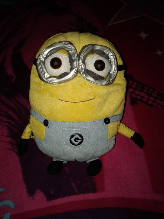 Ręcznik kąpielowy MINIONKI + Plecak Maskotka MINIONKI + Kredki DISNEY