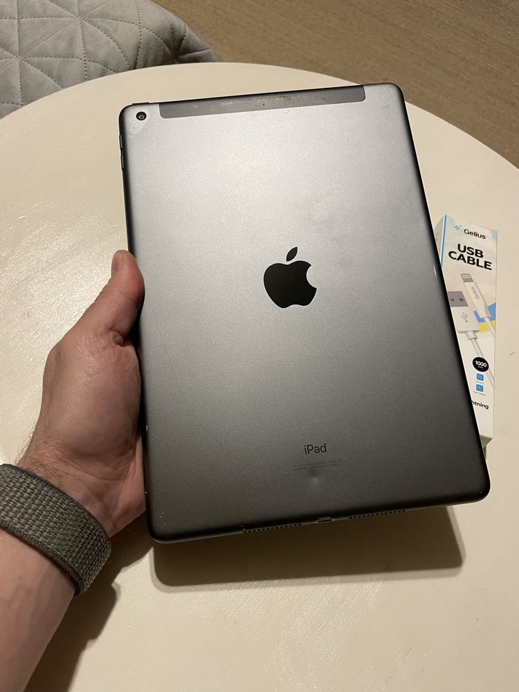 Apple iPad 7 экран 10.2’’  32Gb с  3G 4G LTE