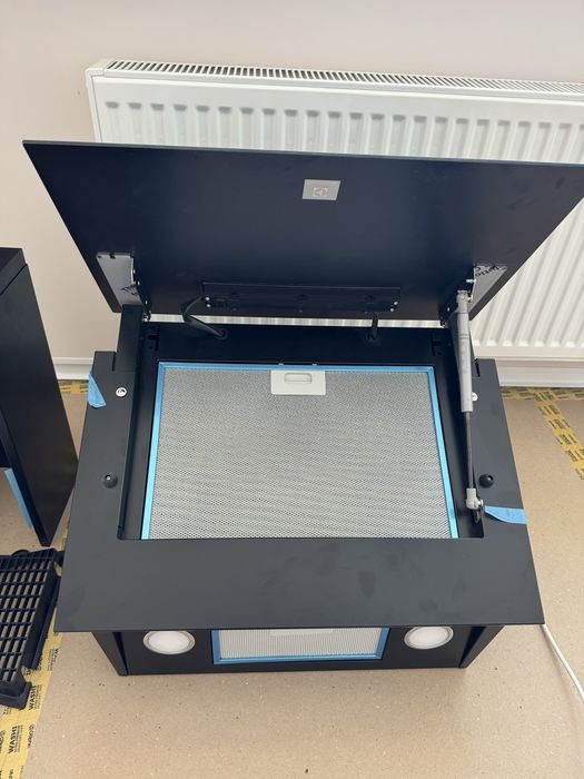 Вытяжка наклонная Electrolux LFV616K 600мм