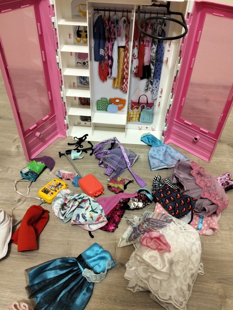 Szafa Barbie na ubranka orginalna + akcesoria