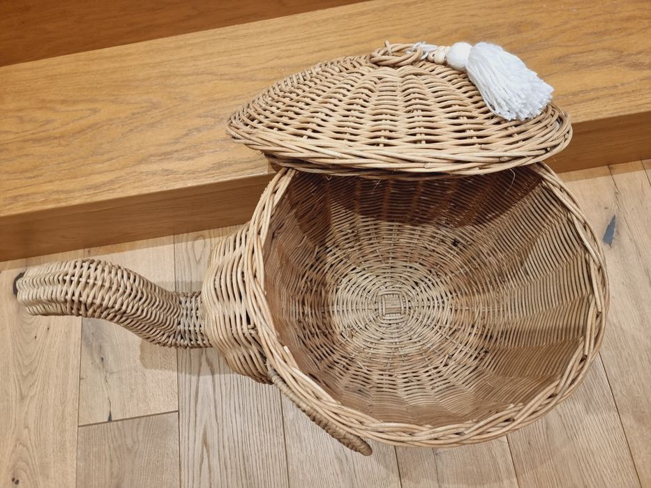 Koszyk wiklinowy w kształcie słonia