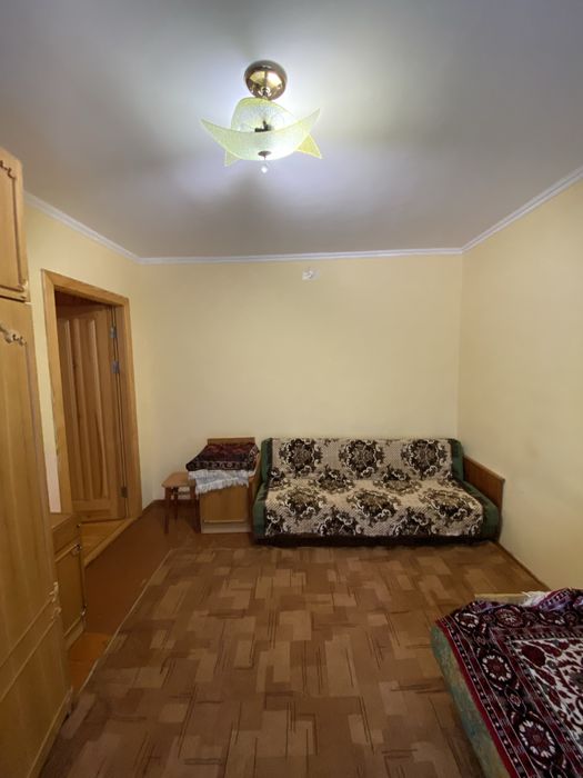 Кімната Дівчатам/Жінкам З Доплат Лише Світло/Київська 16