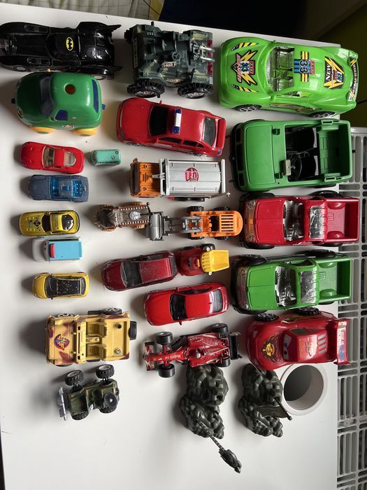 Zestaw autek ponad 20 sztuk