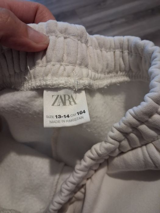 spodnie dresowe zara 164 ecru