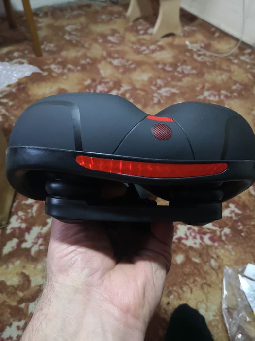 Сідло велосипедне