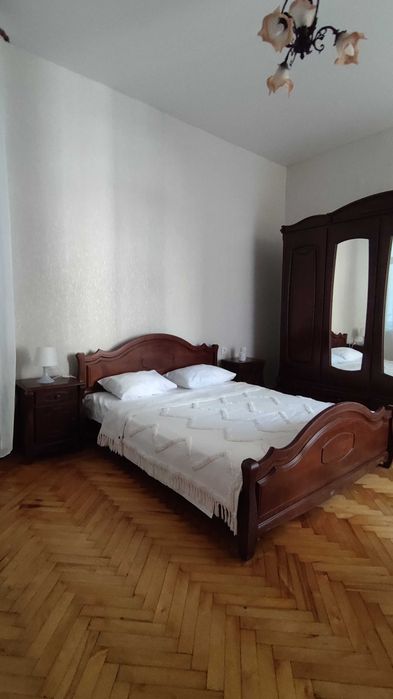 Сдам до травня. Від ріелтора. 2 кімнатна, Осипова/Троїцька.