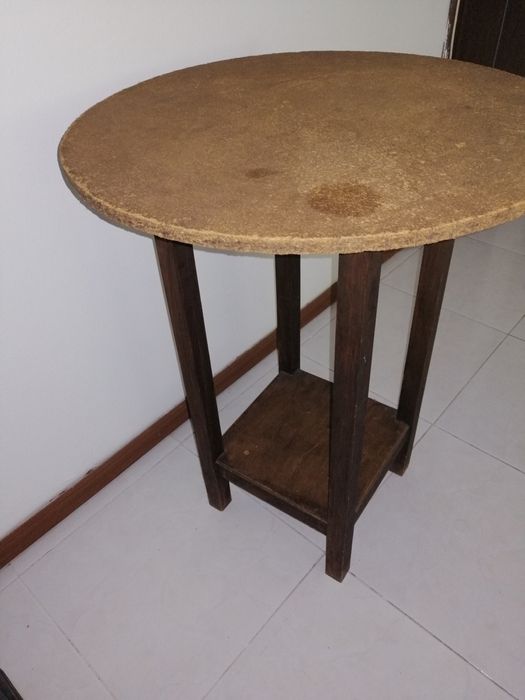 Mesa redonda camilha