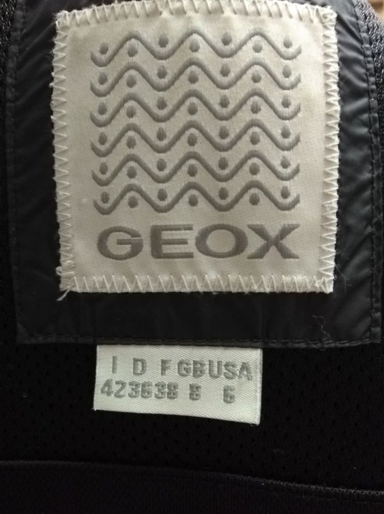 Зимовий пуховик куртка пальто Geox