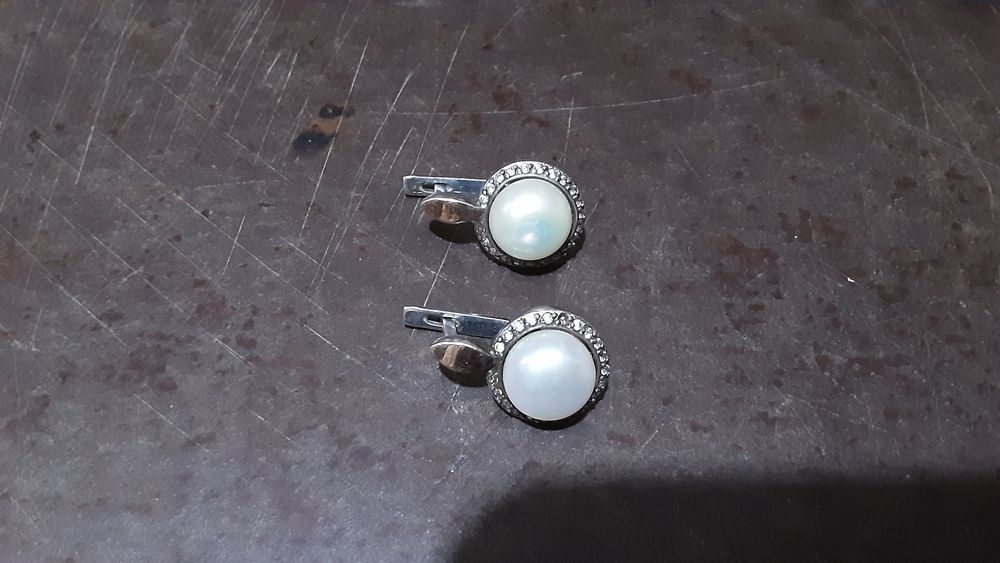 Серьги серебро продам.