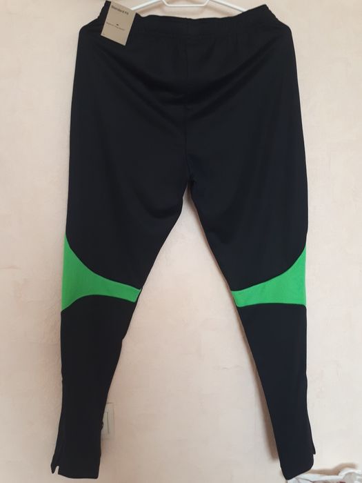 Спортивні штани Nike