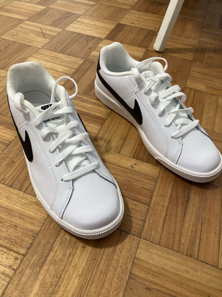 Converse All Star Nike  Court Royale