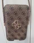 Etui na telefon Guess