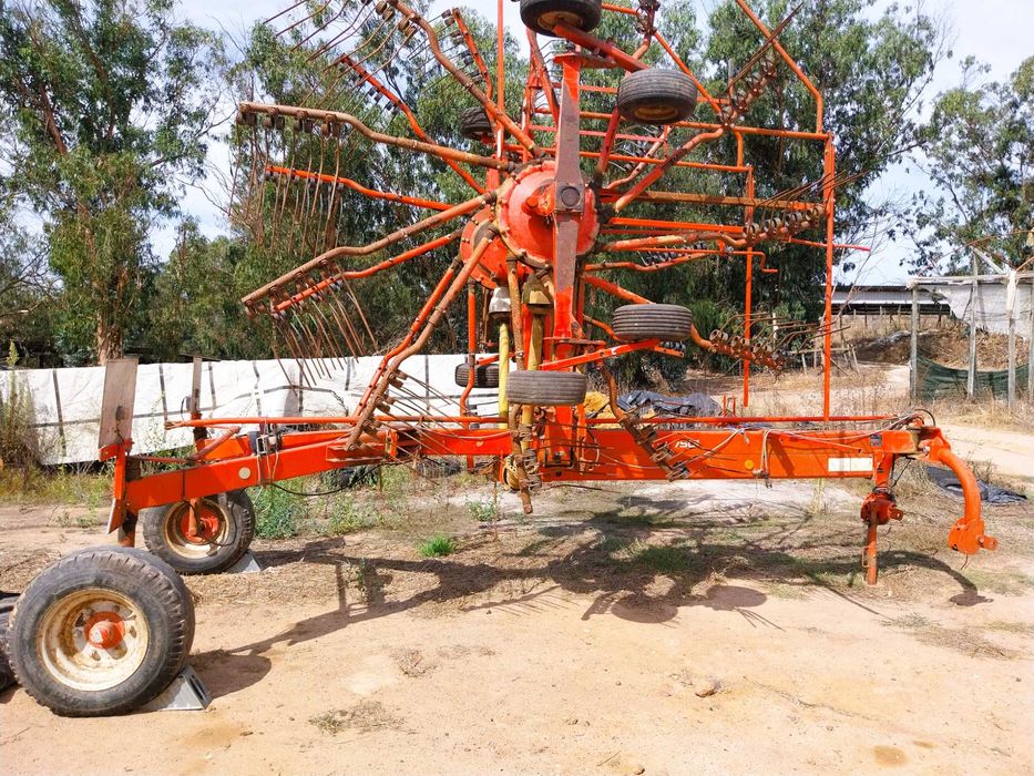 Reboque Autocarregante, Juntadores, Espalhador, Gadanheira