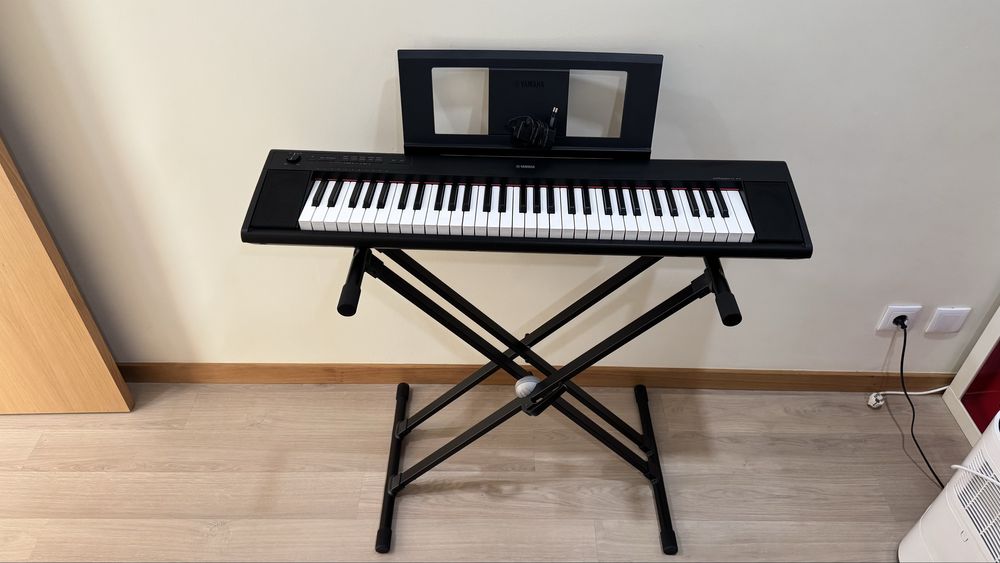 Teclado digital Yamaha como novo com suporte